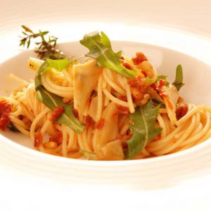 Spaghettinisalat mit getrockneten Tomaten, Artischocken und meinDressing TOMATE