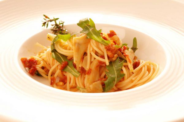 Spaghettinisalat mit getrockneten Tomaten, Artischocken und meinDressing TOMATE